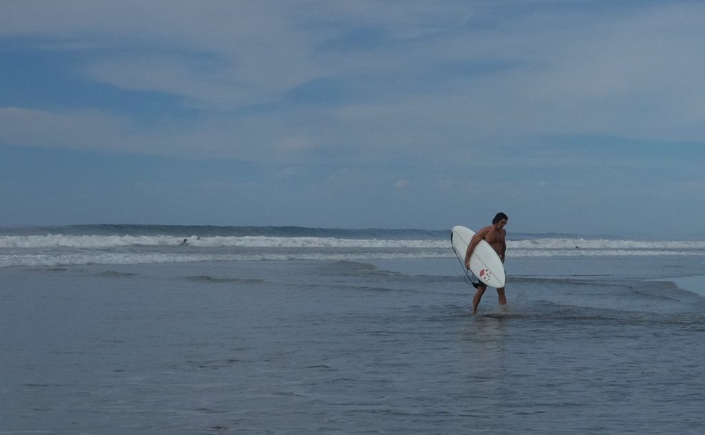 Tyrell Mara - surfing a handshaped board in Mexcio